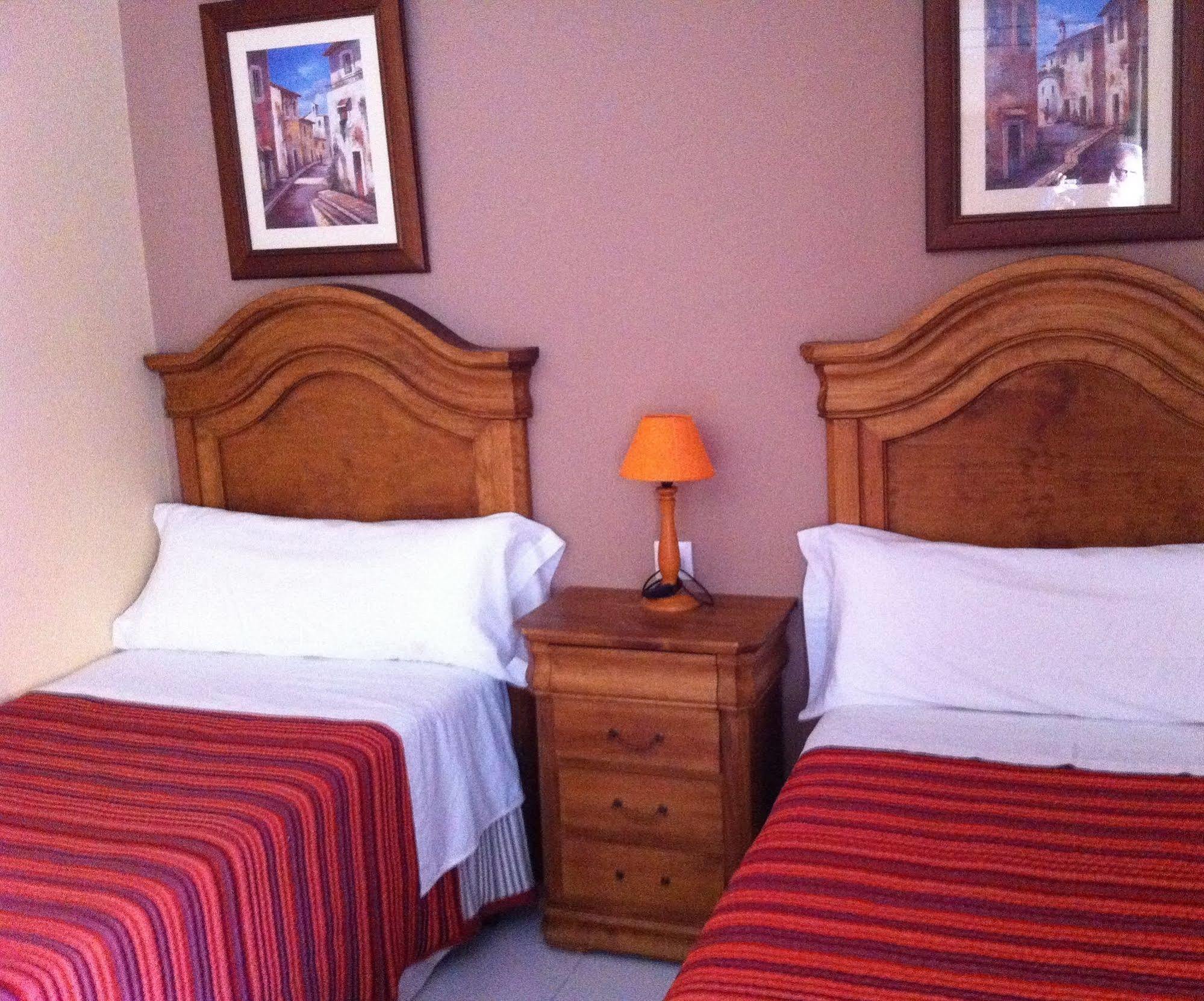 Hostal La Calzada Ταρίφα Εξωτερικό φωτογραφία