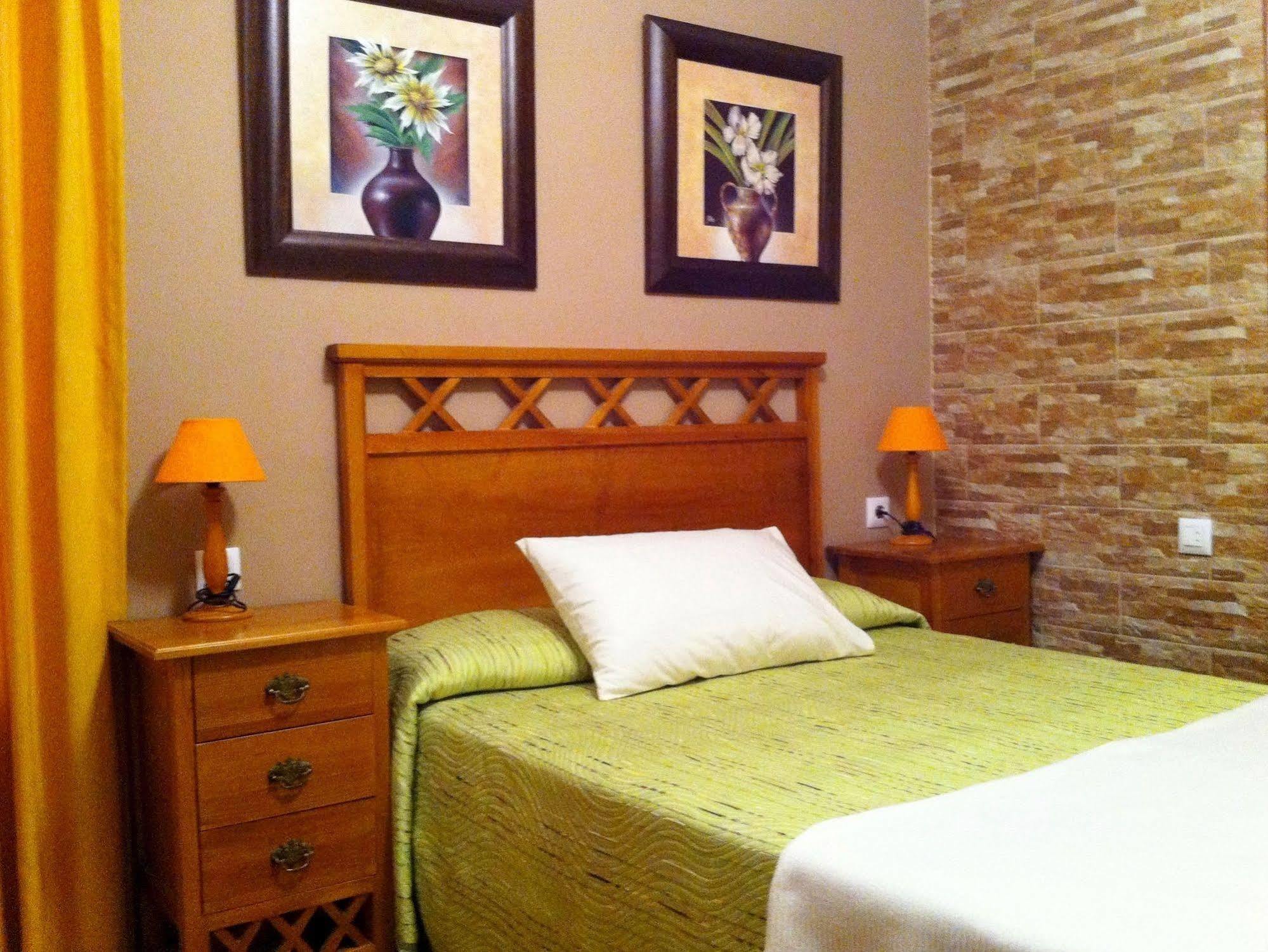 Hostal La Calzada Ταρίφα Εξωτερικό φωτογραφία